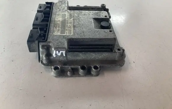 Renault Trafic II (X83) Engine control unit/module 8200391966 0281012769