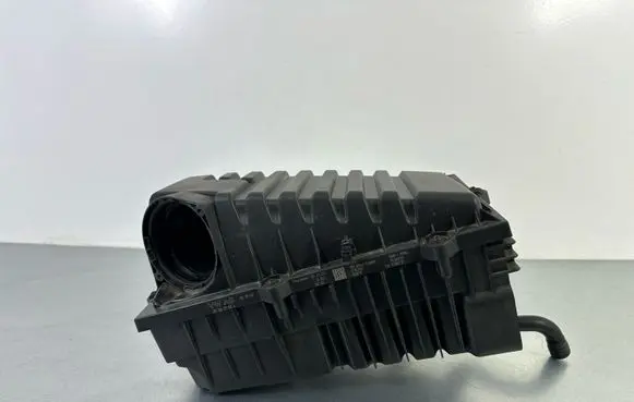 Volkswagen Tiguan Air filter box 3Q0129620