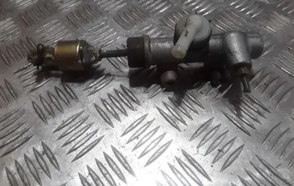 Toyota Previa (XR30, XR40) II Clutch master cylinder