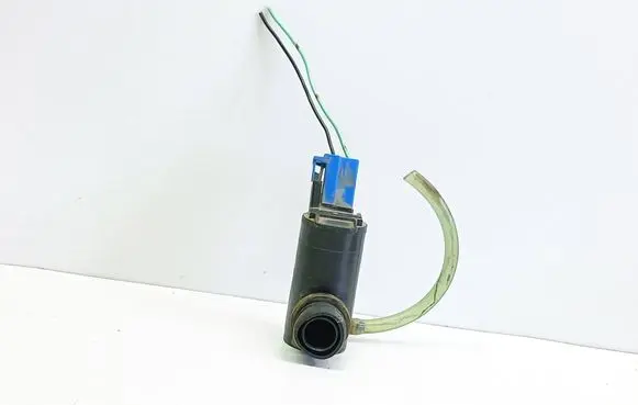Mitsubishi Colt Windscreen/windshield washer pump
