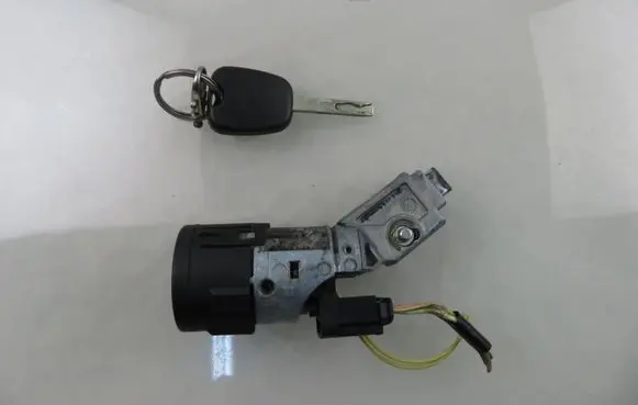 Citroen Berlingo Ignition lock 9663123280