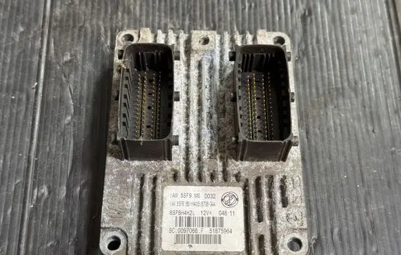 Fiat 500 Engine control unit/module ECU 51875964 BC0097068F 8BPBH4H2L