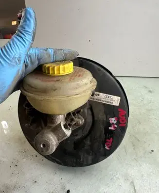Audi 80 90 S2 B4 Brake booster 4A0612105M