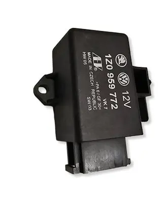 Volkswagen PASSAT B6 Seat heating relay 1Z0959772