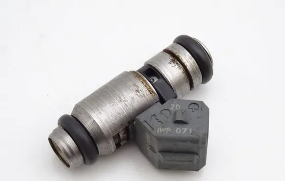 Mercedes-Benz Vaneo W414 Fuel injector IWP071