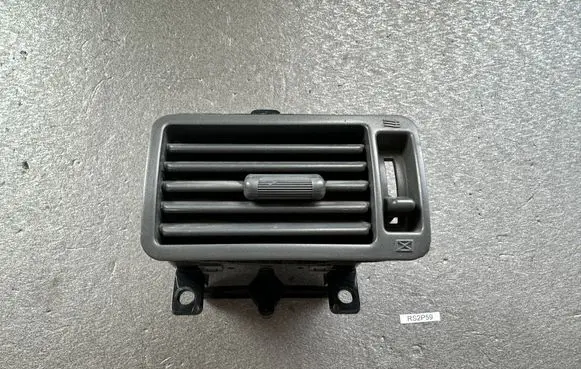 Mitsubishi Pajero Dashboard side air vent grill/cover trim MR308078