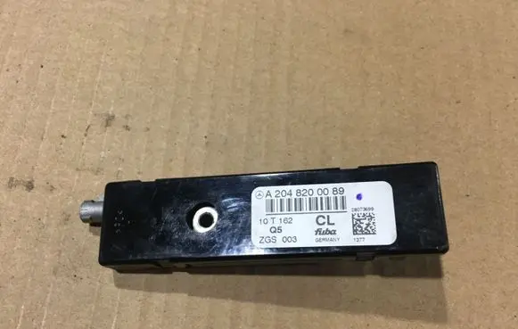 Mercedes-Benz E C207 W207 Antenna control unit A2048200089