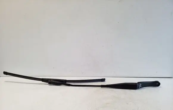 Front wiper blade arm
