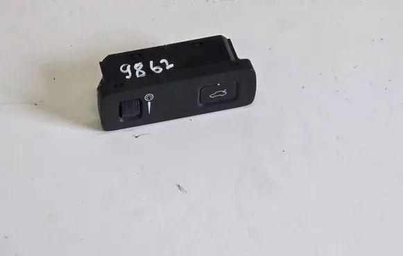 Volvo XC60 Tailgate opening switch P31376510