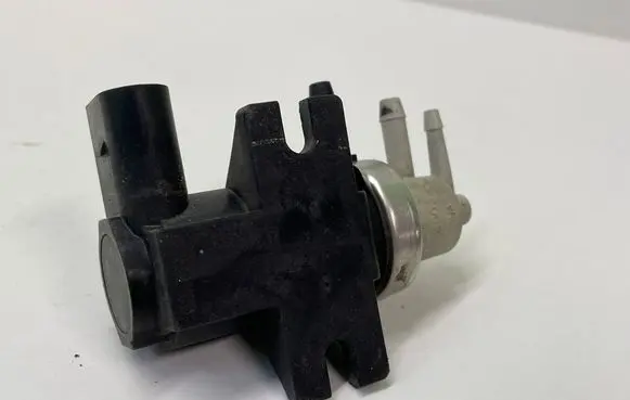 Audi A3 S3 A3 Sportback 8P Turbo solenoid valve 1J0906627B
