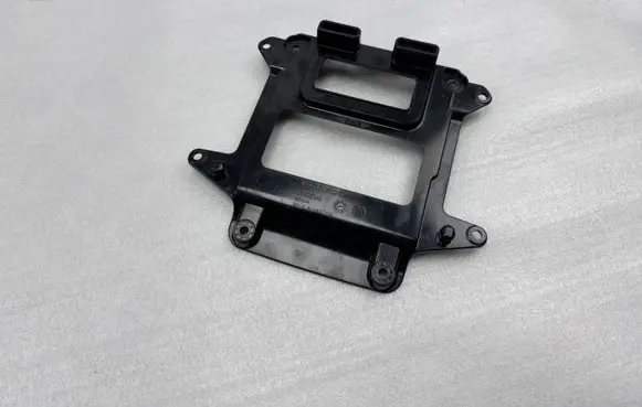 Volvo XC90 Radio/GPS head unit trim 31403349