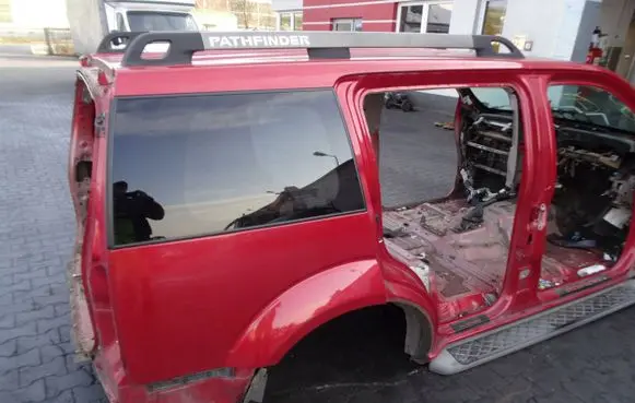 Nissan Pathfinder R51 Body 