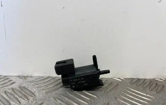 BMW 5 F10 F11 Turbo solenoid valve 7810831 70231800