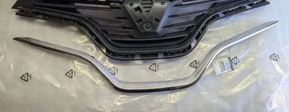 Renault Captur Front bumper upper radiator grill 623102335RAAOEMR