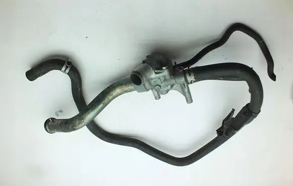 Honda Civic IX Thermostat/thermostat housing L13Z4
