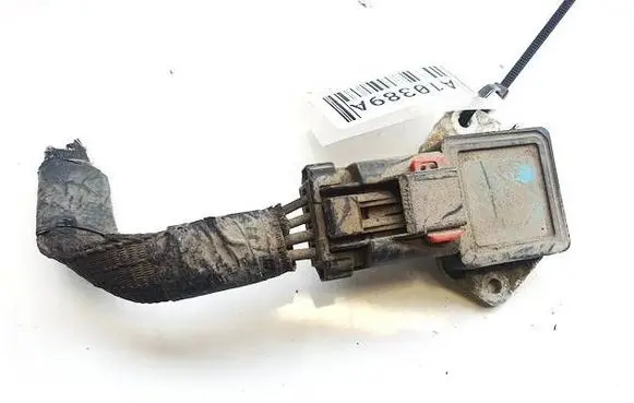 Chrysler Voyager Coolant fan relay 04707286af