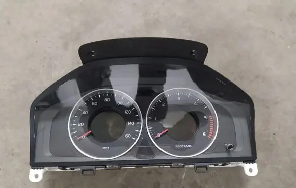 Volvo V60 Speedometer (instrument cluster) 31327583AA