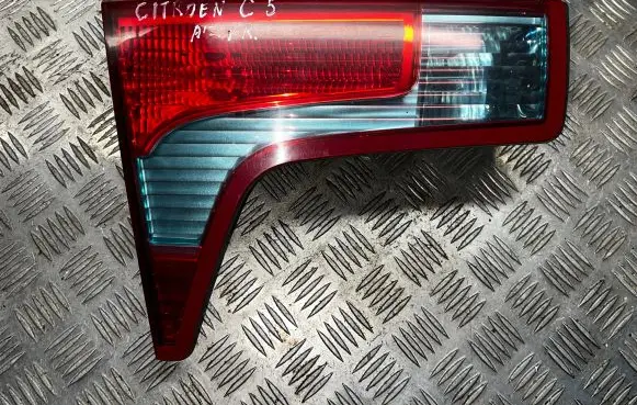 Citroen C5 Tailgate rear/tail lights 89032711