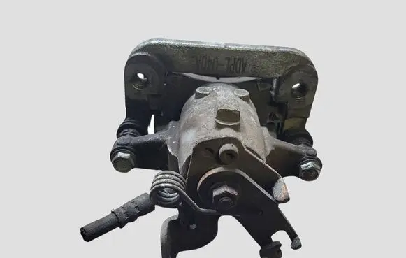 Opel Insignia A Rear brake caliper