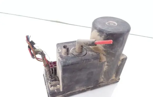 Audi A4 S4 B5 8D Central locking vacuum pump 4A0862257A