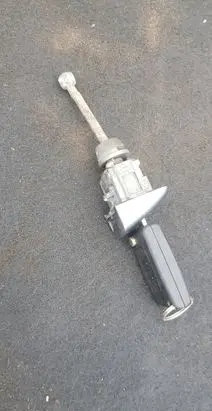 Citroen C4 I Picasso Front door lock (next to the handle) 59395J01