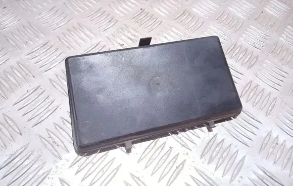 Volkswagen Sharan Fuse box cover 7M0937576