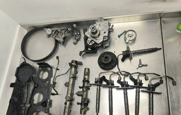 Volkswagen Touareg I Fuel injection system set 059130755J 0445010125