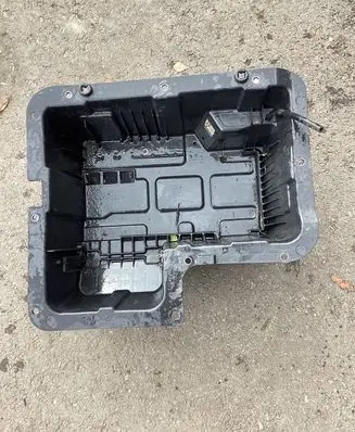 Volkswagen Crafter Battery box tray 7C0801283