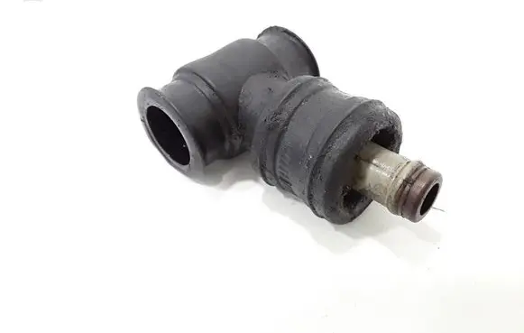Audi A4 S4 B5 8D Engine coolant pipe/hose 058103247