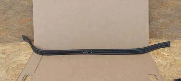 BMW X1 U11 Rubber seal front coupe door 9983425