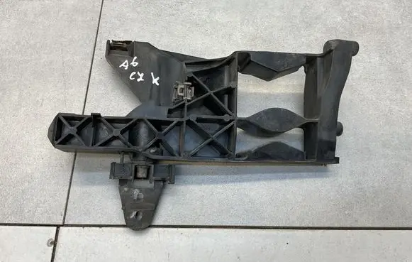 Audi A6 S6 C7 4G Headlight/headlamp mounting bracket 4G0805607