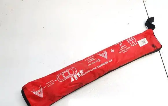 Toyota Corolla Verso AR10 Emergency warning sign 27r032743