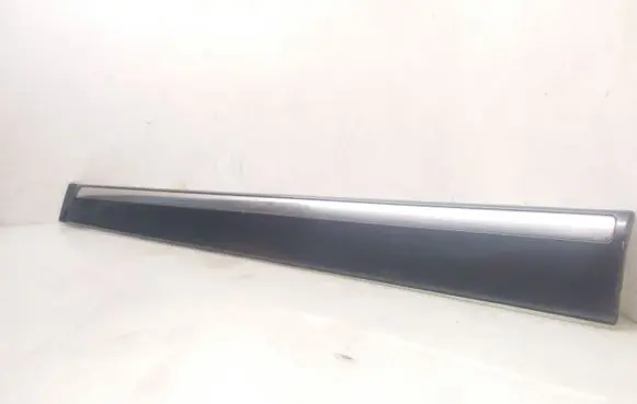 Hyundai Trajet Front door trim (molding) 877213A000