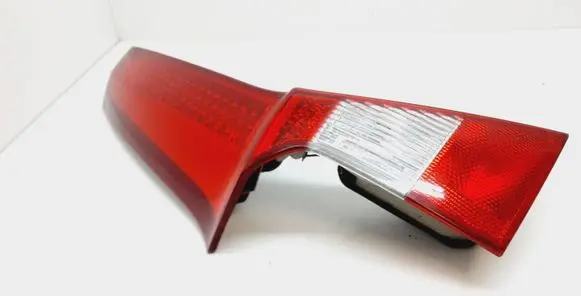 Volvo V70 Tailgate rear/tail lights
