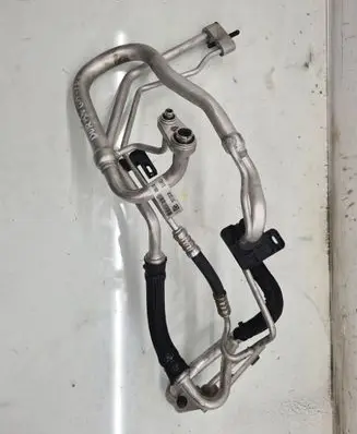 Dodge Durango III Air conditioning (A/C) pipe/hose 6821721AE