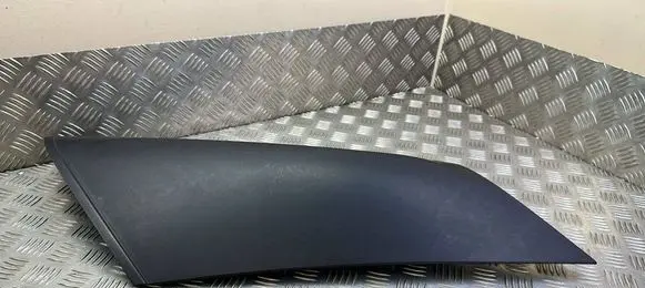 (D)pillar trim (top)