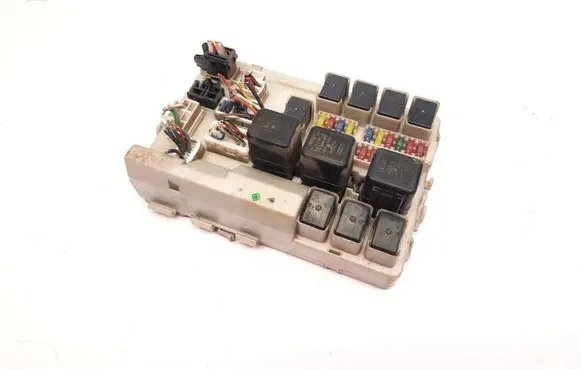 Infiniti FX Fuse module
