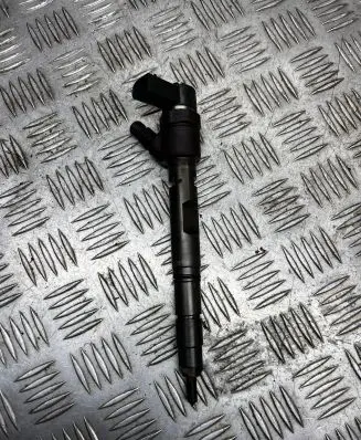 Audi A8 S8 D3 4E Fuel injector 0445110158
