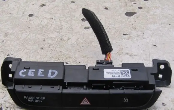 KIA Ceed Hazard light switch 41W365-1110