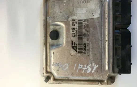 Ford Galaxy Engine control unit/module 038906019F 0281010221