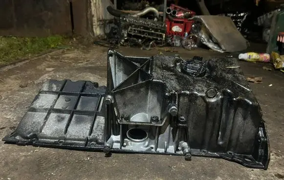 BMW X5 E53 Oil sump 7790739 11137790739