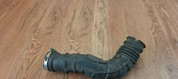 Air intake hose/pipe