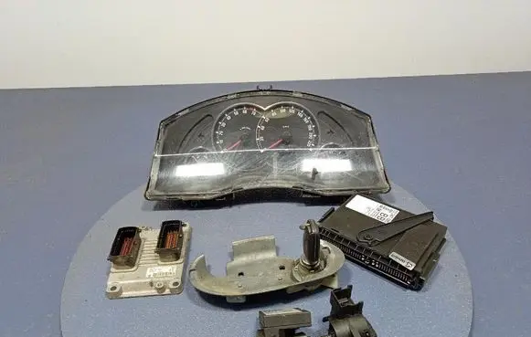 Opel Meriva A Engine control unit/module ECU 55353613