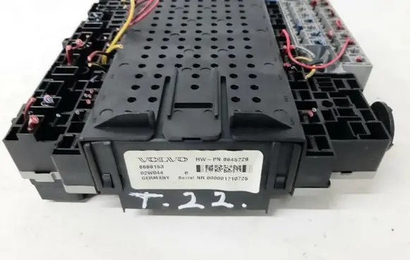 Volvo S60 Fuse module 8688153