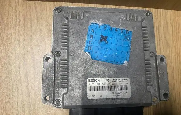 Renault Master II Engine control unit/module 0281010783 8200085925 A8200085925