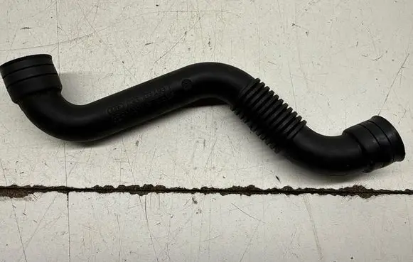 Audi A4 S4 B7 8E 8H Breather/breather pipe/hose 03G103493T