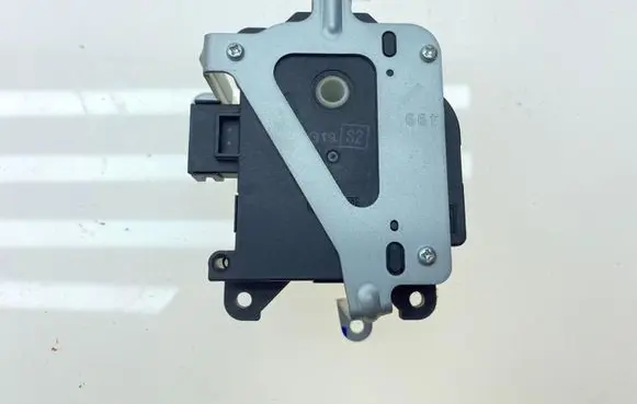 Subaru Outback Air flap motor/actuator 1138002350