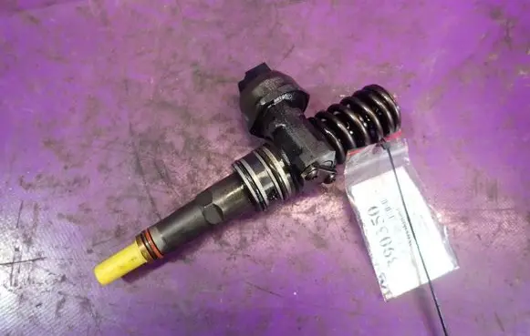 Volkswagen Caddy Fuel injector 
