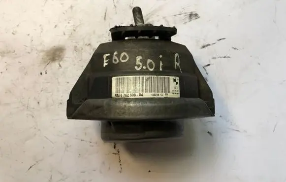 BMW 5 E60 E61 Engine mount bracket 6762608 676260804