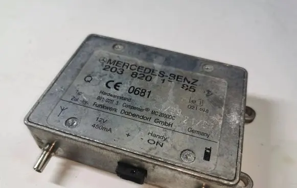Mercedes-Benz C W203 Antenna control unit 2038201785 09102113 MC2000DC